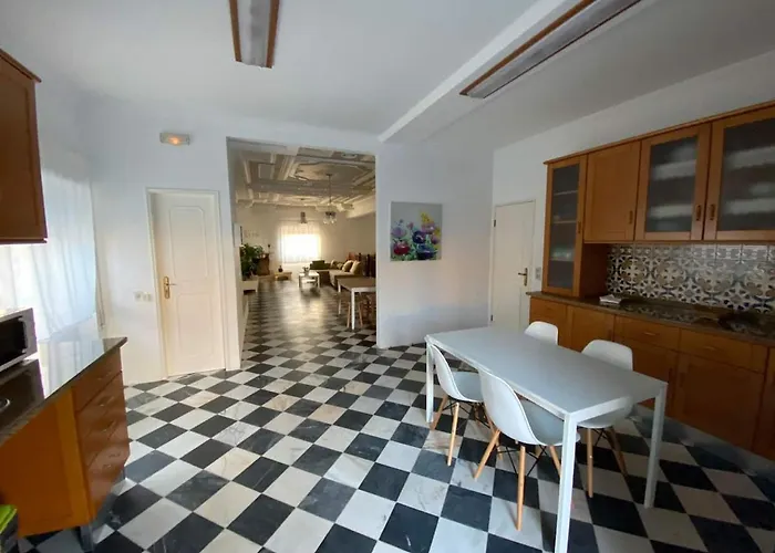 Zulla House Aparthotel Nazaré